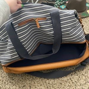 DSW DUFFLE BAG